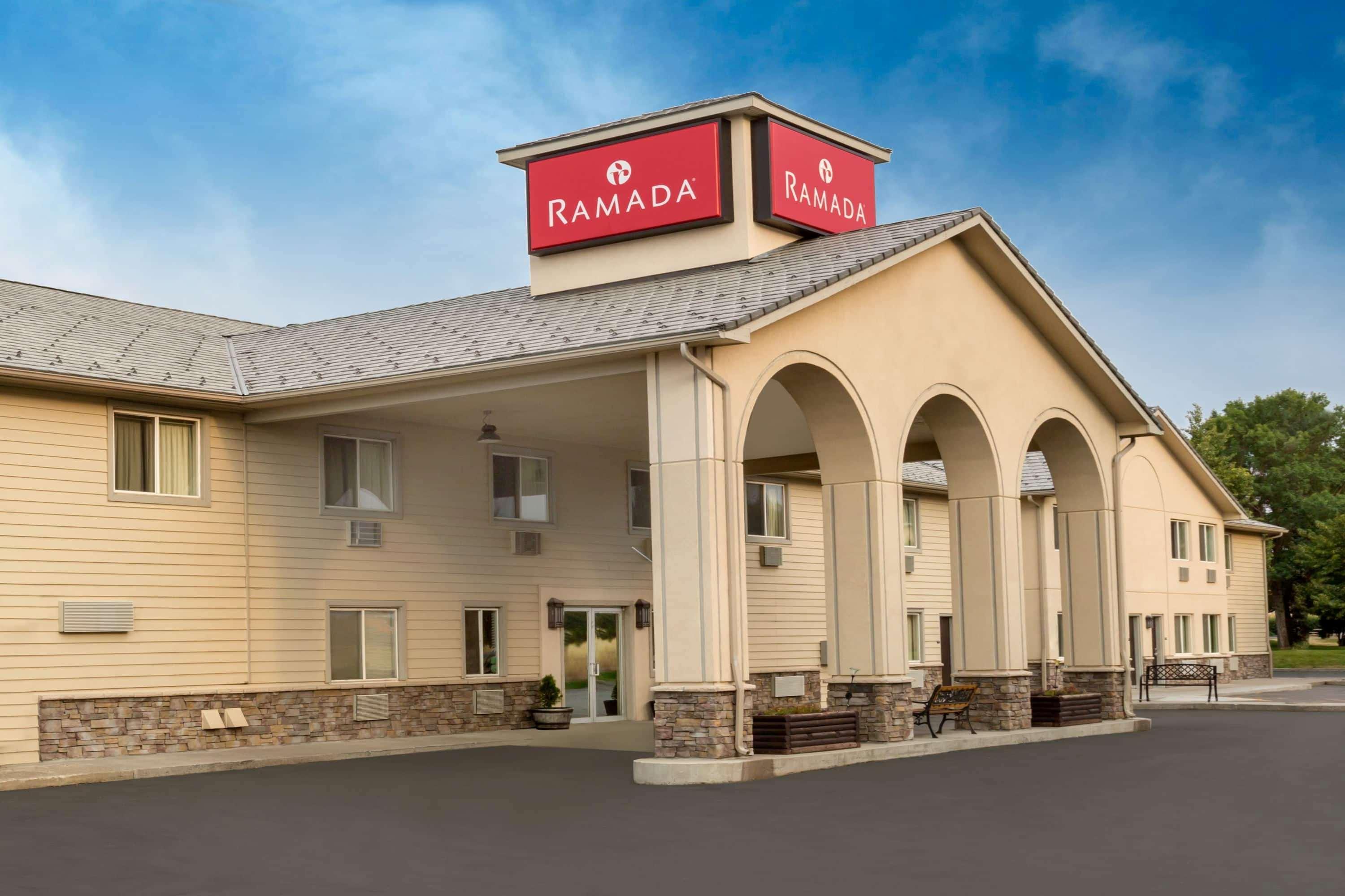 Baymont By Wyndham Bozeman Motel Exterior photo