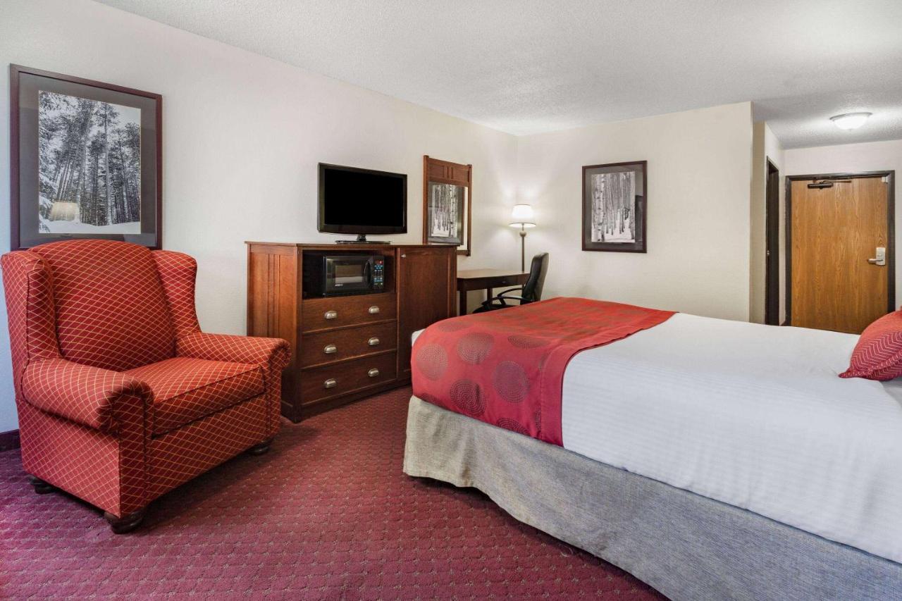 Baymont By Wyndham Bozeman Motel Exterior photo