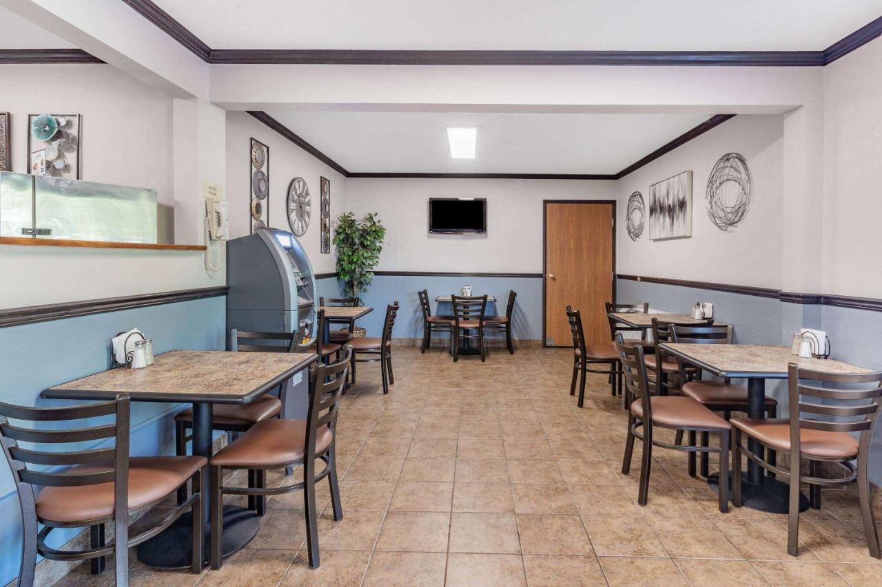 Baymont By Wyndham Bozeman Motel Exterior photo