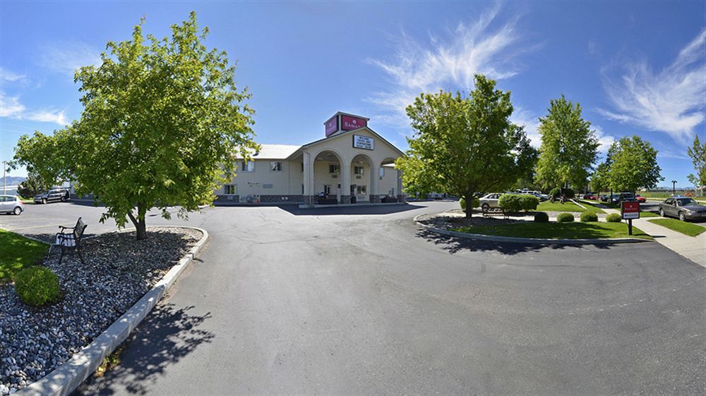 Baymont By Wyndham Bozeman Motel Exterior photo