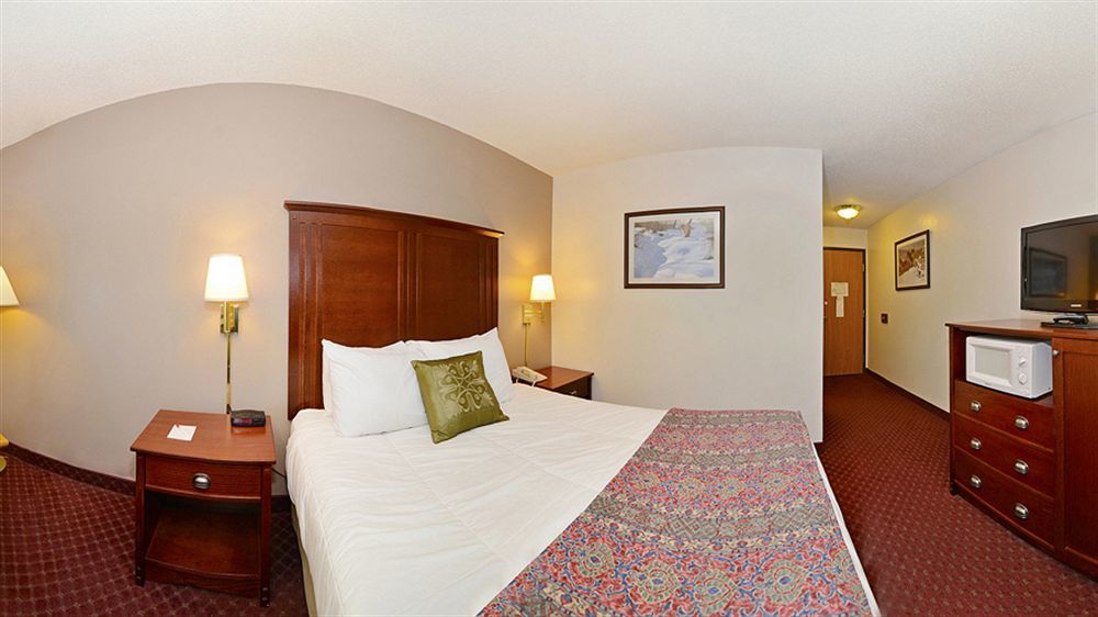 Baymont By Wyndham Bozeman Motel Exterior photo