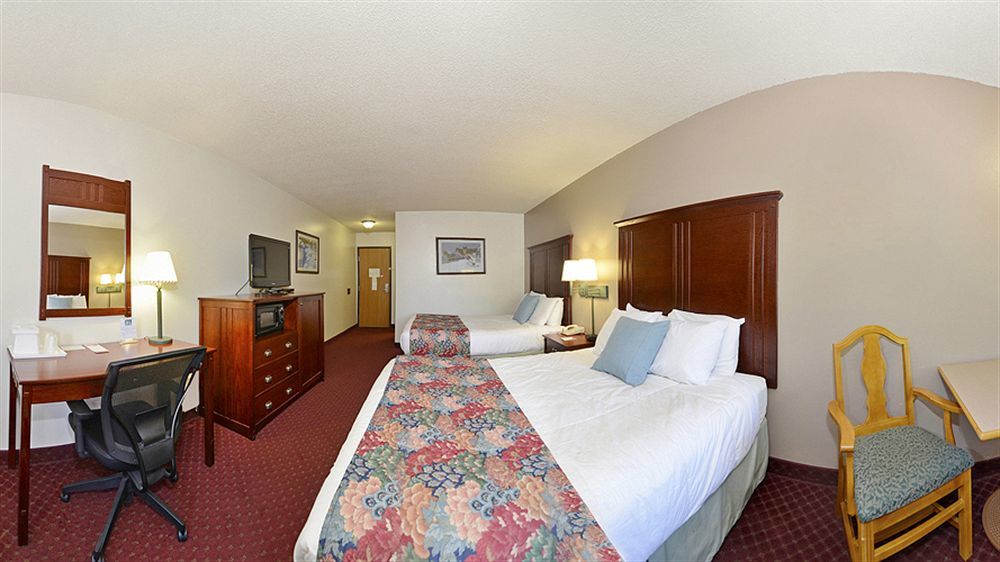 Baymont By Wyndham Bozeman Motel Exterior photo